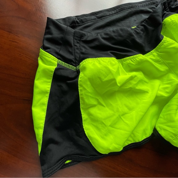 Nike shorts - Picture 3 of 9